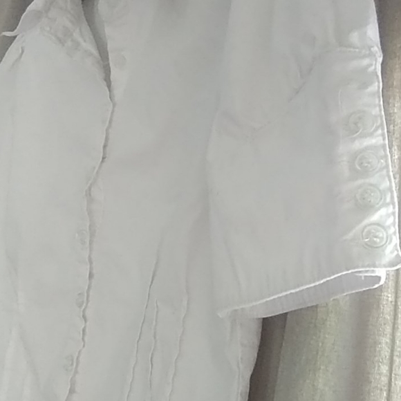 Pre owned women's shortsleeve button up shirt - Picture 3 of 4